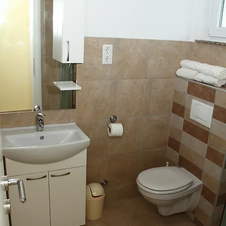 アパート Jadera *